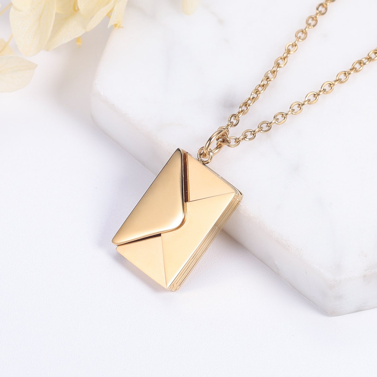 GoodsU™ I LOVE YOU Envelope Pendant Necklace